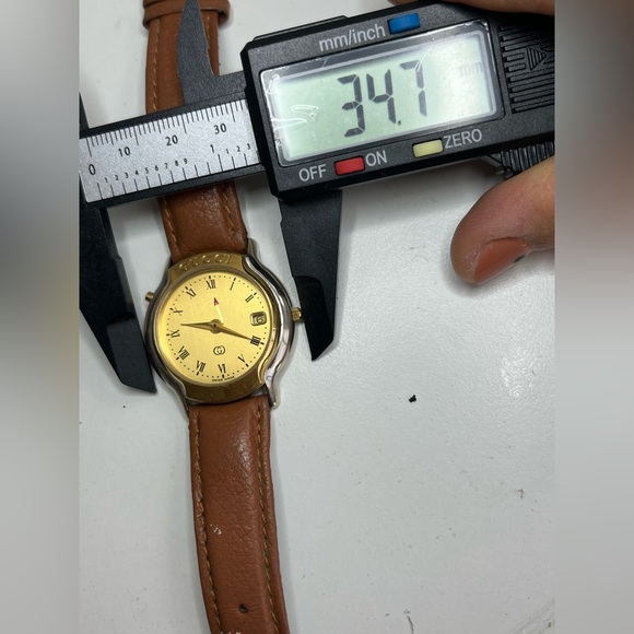 *READ.. Gucci MONDIALE Watch 8200 M brown Watch gold plated 18k - Picture 9 of 14